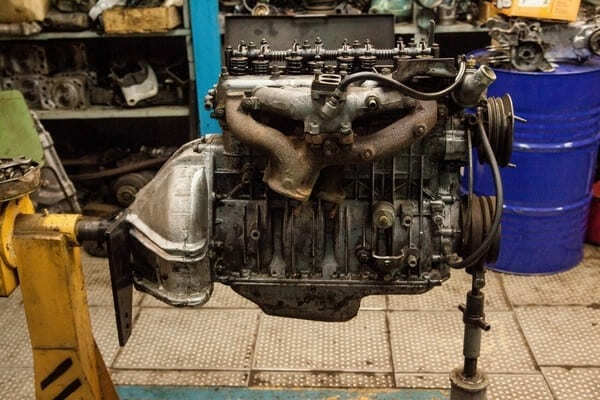 двигатель во время ремонта фото