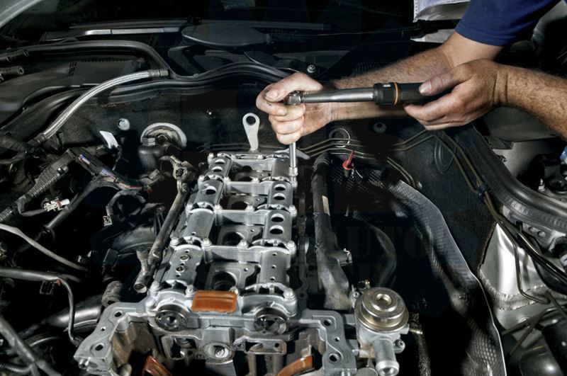 фото ремонт двигателя в автомобиля